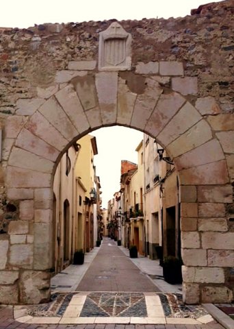 An ancient archway in Cambrils, Tarragona, Spain.
